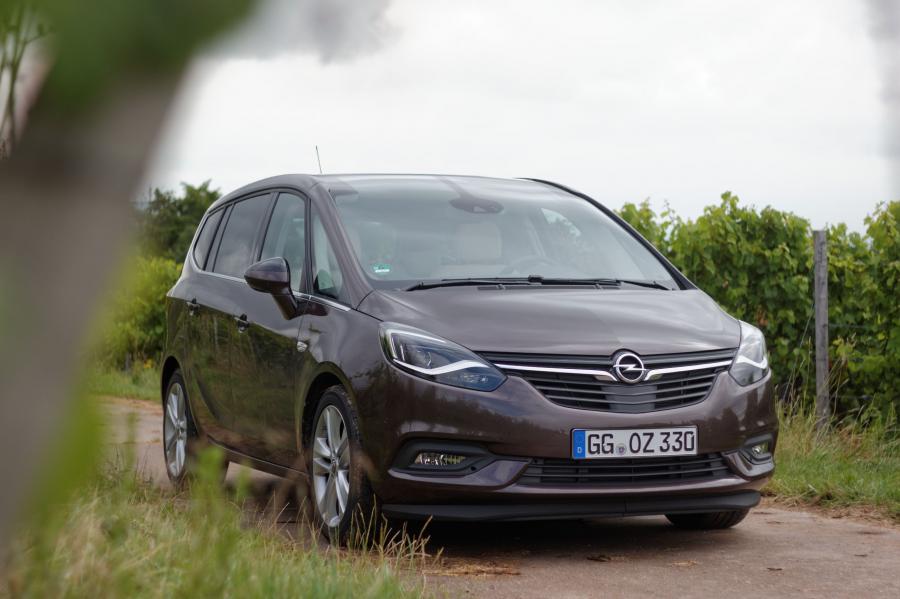  Opel Zafira 2016 года  (фото 1 из 35)